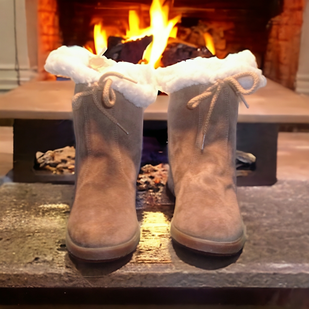 HUSH PUPPIES 🐕 | ✨ Camel Color Suede, Sherpa-Lined Boots | EUC ✨ size 6